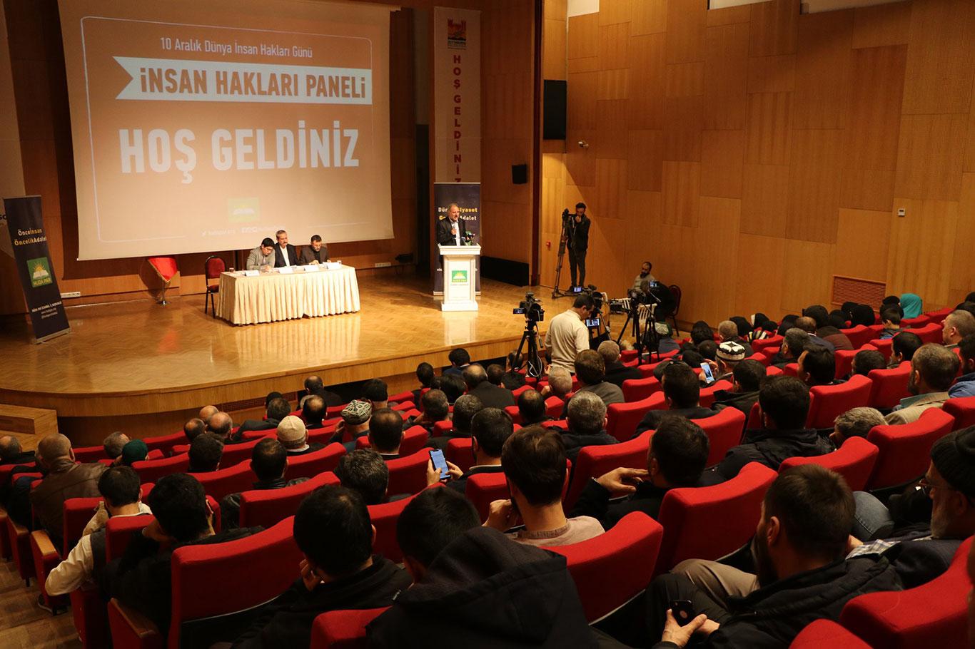 "İslam ile Batının insana bakışı arasında ciddi farklar vardır" "İslam ile Batının insana bakışı arasında ciddi farklar vardır"